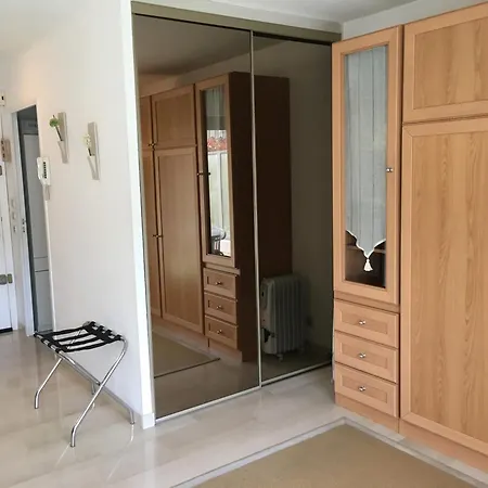 Studio En Rez De Jardin Dans Residence Calme Avec Piscine Apartment *