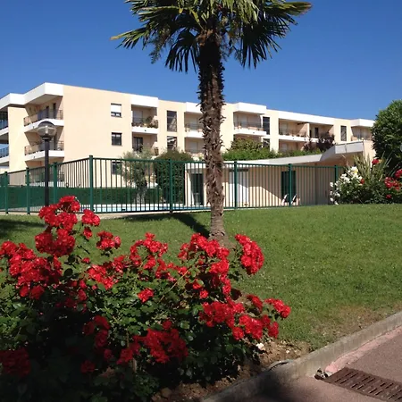 Studio En Rez De Jardin Dans Residence Calme Avec Piscine Apartment